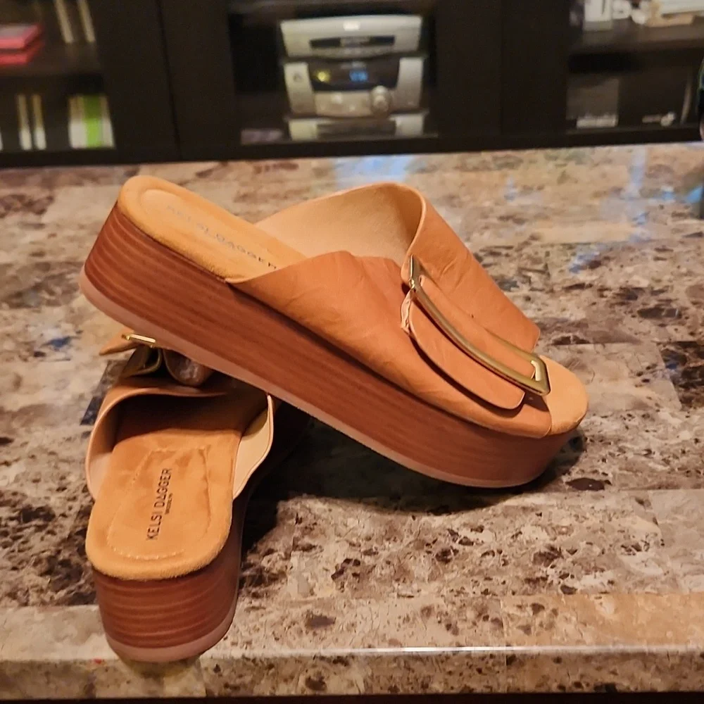 Kelsi Dagger Tan Platform Slides with Gold Buckle